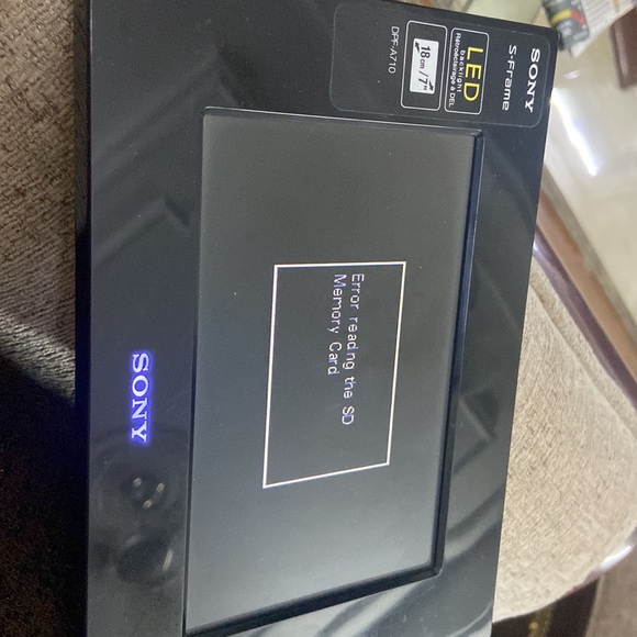 Sony electric photo frame - Picture 2 of 2